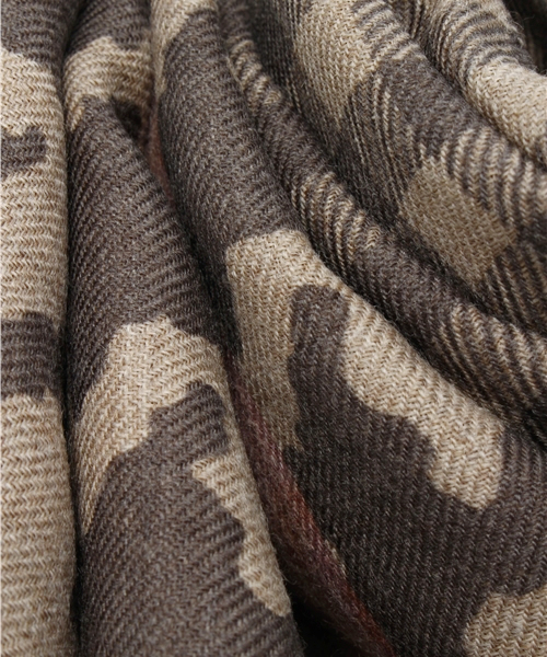 Demi-Luxe BEAMS（デミルクス ビームス）の「【別注】ASAUCE MELER / マルチハウンドトゥース ストール（ストール/ショール・レディース・ベージュ・ONE SIZE）」の3枚目の写真