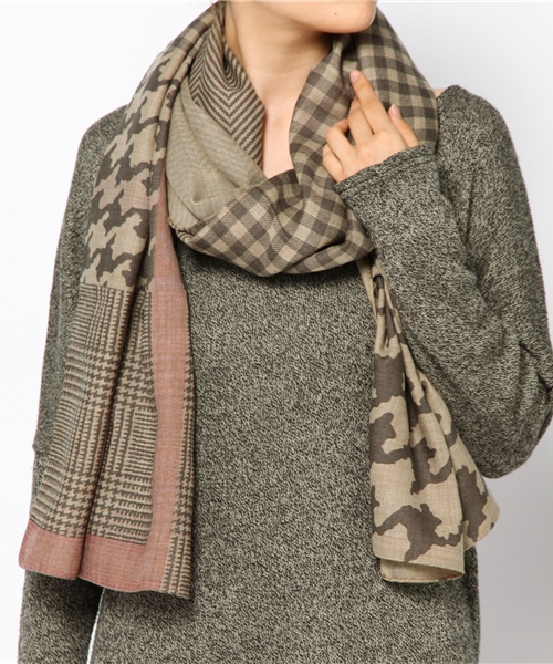 Demi-Luxe BEAMS（デミルクス ビームス）の「【別注】ASAUCE MELER / マルチハウンドトゥース ストール（ストール/ショール・レディース・ベージュ・ONE SIZE）」の6枚目の写真