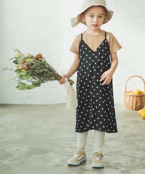 pairmanon（ペアマノン）の「【さらサーマル】【リンクコーデ】Tシャツキャミワンピース2点セット（ワンピース・キッズ・ホワイト×ブラック/モカ/ドット/レモンイエロー/サンドベージュ/ブラック系その他2/ブラック系その他/ブラウン/ベージュ系その他/クリアグリーン/ブルー系その他3/オリーブ・100/90/130/140/150/110/120）」の3枚目の写真