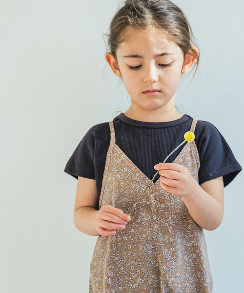 pairmanon（ペアマノン）の「【さらサーマル】【リンクコーデ】Tシャツキャミワンピース2点セット（ワンピース・キッズ・ホワイト×ブラック/モカ/ドット/レモンイエロー/サンドベージュ/ブラック系その他2/ブラック系その他/ブラウン/ベージュ系その他/クリアグリーン/ブルー系その他3/オリーブ・100/90/130/140/150/110/120）」の7枚目の写真