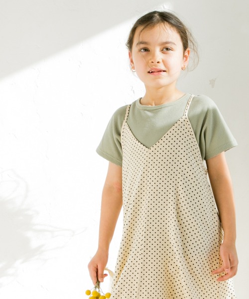 pairmanon（ペアマノン）の「【さらサーマル】【リンクコーデ】Tシャツキャミワンピース2点セット（ワンピース・キッズ・ホワイト×ブラック/モカ/ドット/レモンイエロー/サンドベージュ/ブラック系その他2/ブラック系その他/ブラウン/ベージュ系その他/クリアグリーン/ブルー系その他3/オリーブ・100/90/130/140/150/110/120）」の12枚目の写真