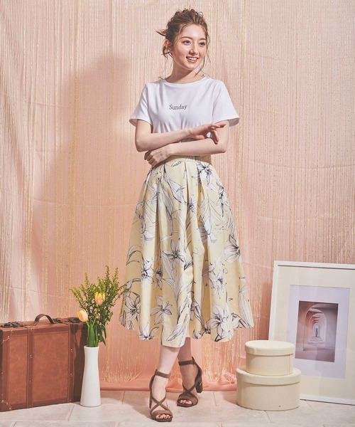 極美品✨定価96,800円 ドゥロワー 23SS フラワープリントタフタスカート 極美品✨定価96,800円 ドゥロワー 23SS フラワープリントタフタ