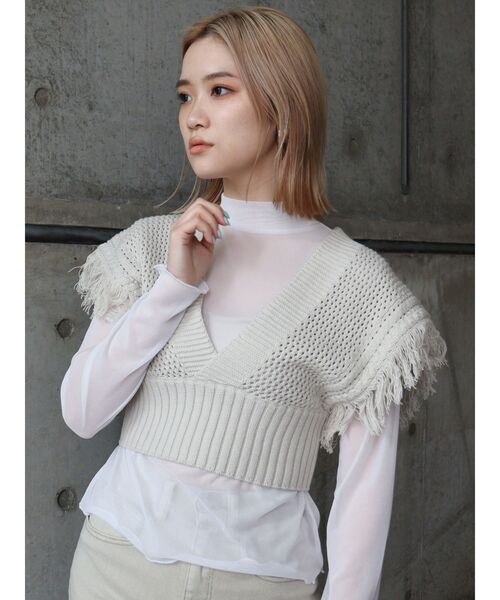 MURUA（ムルーア）の「フリンジベストレイヤードトップス（ニット/セーター・レディース・ライトグレー/ブラック/アイボリー・FREE）」の8枚目の写真