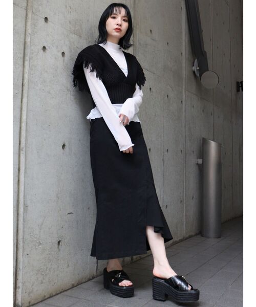 MURUA（ムルーア）の「フリンジベストレイヤードトップス（ニット/セーター・レディース・ライトグレー/ブラック/アイボリー・FREE）」の4枚目の写真