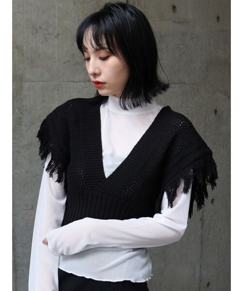 MURUA（ムルーア）の「フリンジベストレイヤードトップス（ニット/セーター・レディース・ライトグレー/ブラック/アイボリー・FREE）」の9枚目の写真