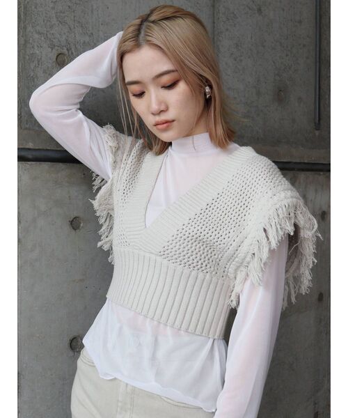 MURUA（ムルーア）の「フリンジベストレイヤードトップス（ニット/セーター・レディース・ライトグレー/ブラック/アイボリー・FREE）」の14枚目の写真