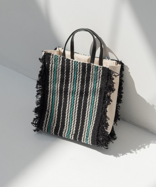 Kastane(カスタネ)の「ストライプBOXトート(ハンドバッグ・レディース・アイボリー/ブラック・FREE)」の2枚目の写真