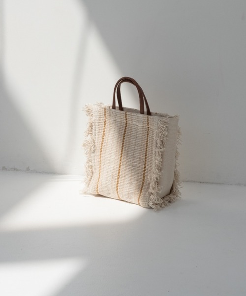 Kastane(カスタネ)の「ストライプBOXトート(ハンドバッグ・レディース・アイボリー/ブラック・FREE)」の6枚目の写真