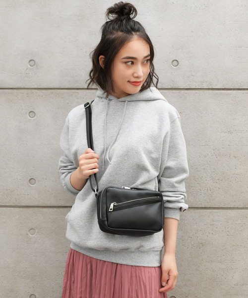 Le lien（ルリアン）の「【Le lien】ルリアン　スクエアボックス　ミニショルダー（ショルダーバッグ・レディース・ブラック/グレー/キャメル・FREE）」の2枚目の写真