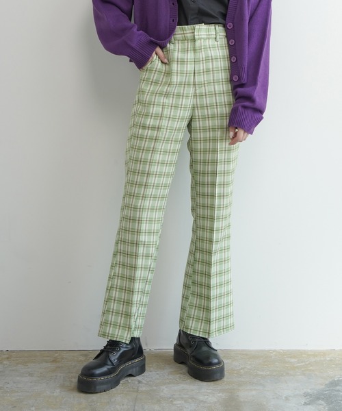 Lull（ルル）の「【Lull / ルル】センタープレスフレアパンツ（その他パンツ・レディース・ブラック/レッド/ブルー/グリーン/グリーン系その他/サックスブルー/パープル/イエロー・M）」の4枚目の写真