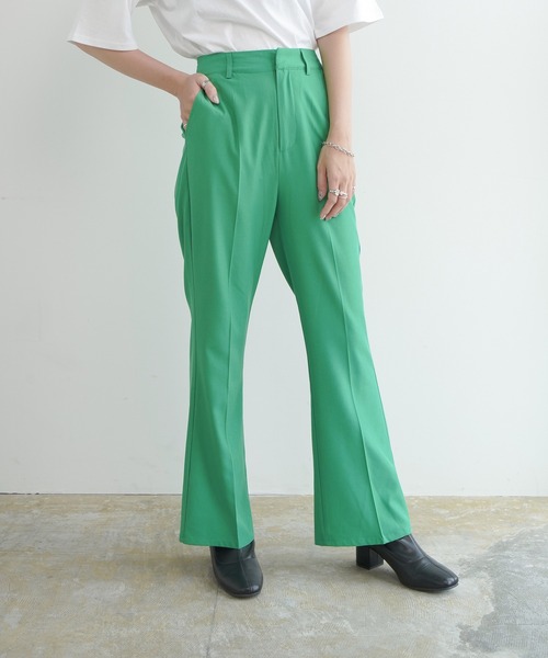 Lull（ルル）の「【Lull / ルル】センタープレスフレアパンツ（その他パンツ・レディース・ブラック/レッド/ブルー/グリーン/グリーン系その他/サックスブルー/パープル/イエロー・M）」の3枚目の写真