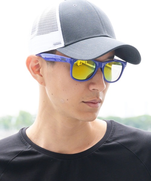 VANS(バンズ)の「VANS SHADES サングラス(サングラス・メンズ・その他1/その他2/ブラック×ホワイト/ブルー系その他/イエロー系その他/ブラック系その他・FREE)」の4枚目の写真