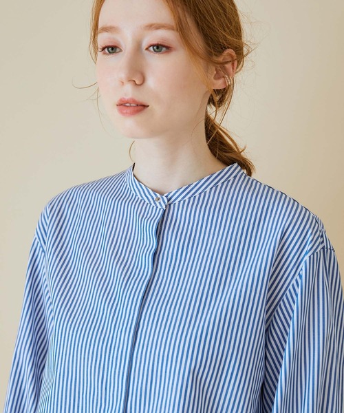 MADEMOISELLE ROPE'（マドモアゼル ロペ）の「＜取り外し可＞【2WAY/無地/ストライプ】クレリック付け衿ブラウス（シャツ/ブラウス・レディース・ホワイト/ブルー系その他4・38）」の9枚目の写真
