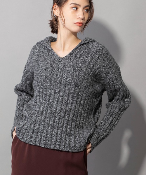 Munich（ミューニック）の「エキストラファインメリノウールリブニット　スキッパーカラープルオーバー（ニット/セーター・レディース・ブラック/サックスブルー/オフホワイト/ブラック×ホワイト・FREE）」の3枚目の写真