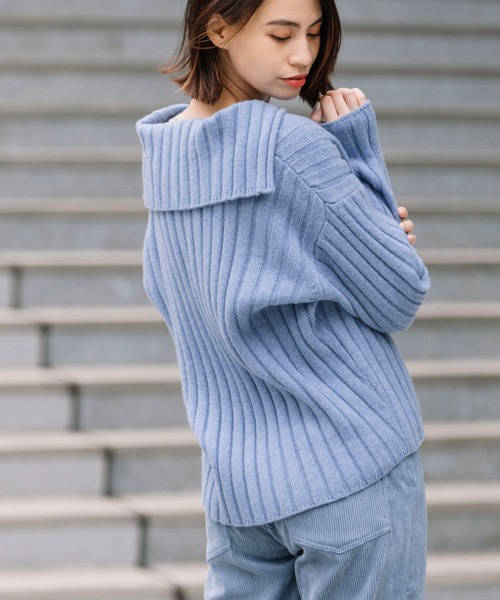 Munich（ミューニック）の「エキストラファインメリノウールリブニット　スキッパーカラープルオーバー（ニット/セーター・レディース・ブラック/サックスブルー/オフホワイト/ブラック×ホワイト・FREE）」の4枚目の写真