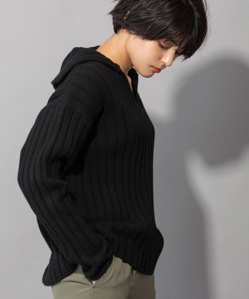 Munich（ミューニック）の「エキストラファインメリノウールリブニット　スキッパーカラープルオーバー（ニット/セーター・レディース・ブラック/サックスブルー/オフホワイト/ブラック×ホワイト・FREE）」の2枚目の写真