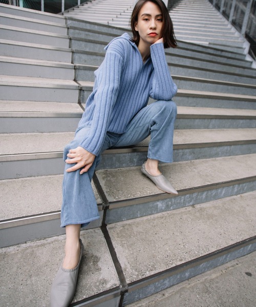 Munich（ミューニック）の「エキストラファインメリノウールリブニット　スキッパーカラープルオーバー（ニット/セーター・レディース・ブラック/サックスブルー/オフホワイト/ブラック×ホワイト・FREE）」の14枚目の写真