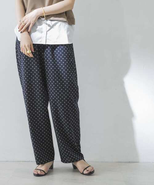 URBAN RESEARCH（アーバンリサーチ）の「小紋柄ギャザーイージーパンツ（その他パンツ・レディース・ネイビー/ブラウン・FREE）」の9枚目の写真