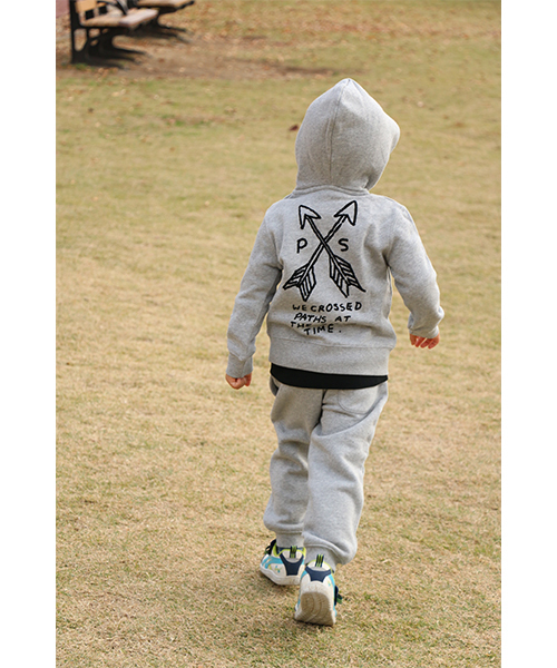 AZUL by moussy(アズールバイマウジー)の「バックWアロー裏起毛ZIPパーカー(パーカー・キッズ・インディゴブルー/トップグレー・100/120/110/150/140/130)」の2枚目の写真