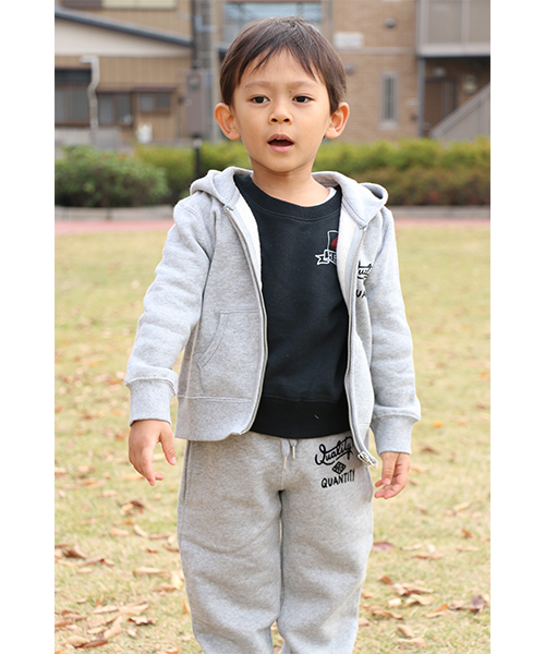 AZUL by moussy(アズールバイマウジー)の「バックWアロー裏起毛ZIPパーカー(パーカー・キッズ・インディゴブルー/トップグレー・100/120/110/150/140/130)」の3枚目の写真