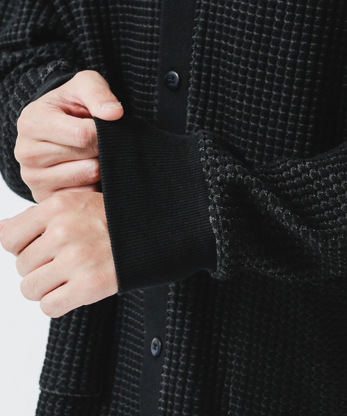 NANO universe(ナノユニバース)の「オニワッフルカーディガン(カーディガン/ボレロ・メンズ・ピンク/ブラック/グレー系その他4・L/S/M)」の6枚目の写真