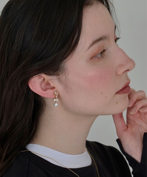 Phoebe(フィービィー)の「【定番】クラシカルドロップパールイヤリング/大ぶり(イヤリング・レディース・シルバー/イエローゴールド・FREE)」の7枚目の写真