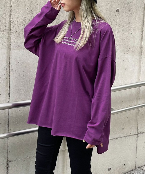 PAGEBOY（ページボーイ）の「シシュウロゴロンＴ（Tシャツ/カットソー・レディース・ブラック/オフホワイト/パープル系その他/グレイッシュベージュ・FREE）」の4枚目の写真
