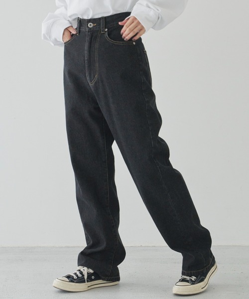 flaner（フラネ）の「ルーズデニムパンツ【ユニセックス対応】（デニムパンツ・レディース・ブラック/ブラウン/オフホワイト・SMALL/MEDIUM/LARGE）」の2枚目の写真