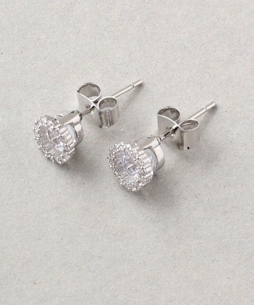 Manon's Selection(マノンズセレクション)の「ラウンドストーンキャッチピアス(ピアス(両耳用)・レディース・ゴールド/シルバー・ONE SIZE)」の4枚目の写真