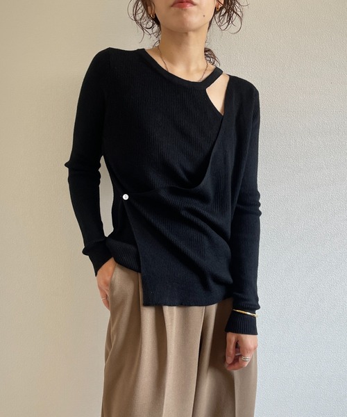 wee9s(ウィークス)の「wrap design knit tops / 程よい肌見せで着痩せ効果も叶うラップデザイン長袖ニットブラウス(ニット/セーター・レディース・ブラック/グリーン/アイボリー・FREE)」の16枚目の写真