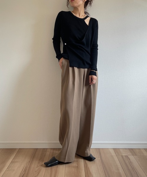 wee9s(ウィークス)の「wrap design knit tops / 程よい肌見せで着痩せ効果も叶うラップデザイン長袖ニットブラウス(ニット/セーター・レディース・ブラック/グリーン/アイボリー・FREE)」の9枚目の写真