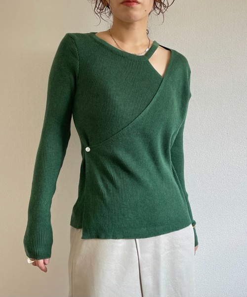 wee9s(ウィークス)の「wrap design knit tops / 程よい肌見せで着痩せ効果も叶うラップデザイン長袖ニットブラウス(ニット/セーター・レディース・ブラック/グリーン/アイボリー・FREE)」の7枚目の写真