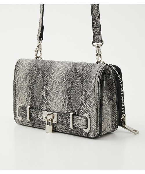 AZUL by moussy（アズールバイマウジー）の「KEY MOTIF WALLET BAG/キーモチーフウォレットバッグ（ショルダーバッグ・レディース・グレー系その他/ブラック/ライトブラウン・FREE）」の10枚目の写真