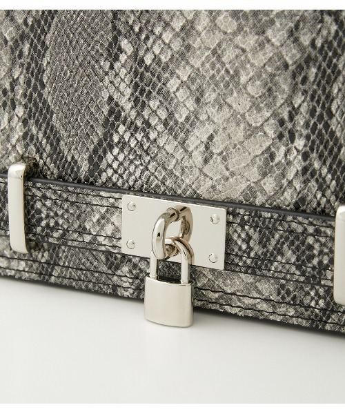 AZUL by moussy（アズールバイマウジー）の「KEY MOTIF WALLET BAG/キーモチーフウォレットバッグ（ショルダーバッグ・レディース・グレー系その他/ブラック/ライトブラウン・FREE）」の12枚目の写真