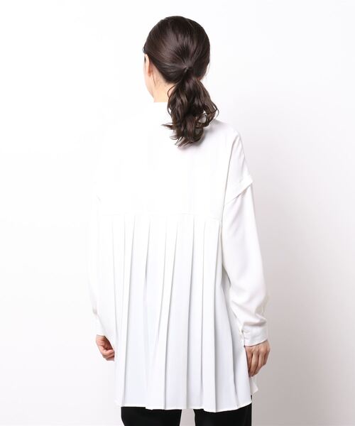 ottilie(オティーリエ)の「プリーツ切替ブラウス(シャツ/ブラウス・レディース・ブラック/ベージュ/オフホワイト・FREE)」の21枚目の写真