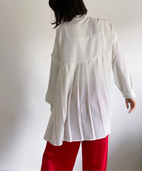 ottilie(オティーリエ)の「プリーツ切替ブラウス(シャツ/ブラウス・レディース・ブラック/ベージュ/オフホワイト・FREE)」の2枚目の写真