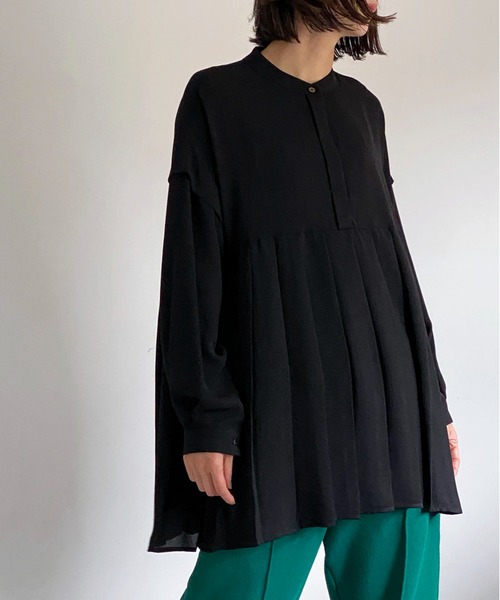 ottilie(オティーリエ)の「プリーツ切替ブラウス(シャツ/ブラウス・レディース・ブラック/ベージュ/オフホワイト・FREE)」の1枚目の写真