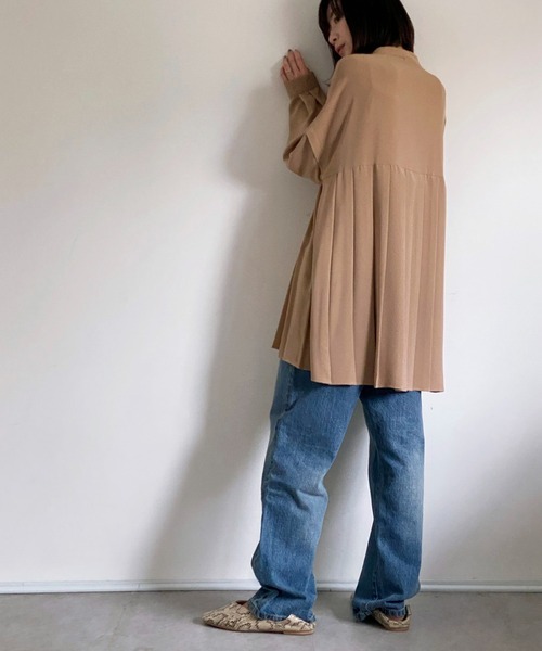 ottilie(オティーリエ)の「プリーツ切替ブラウス(シャツ/ブラウス・レディース・ブラック/ベージュ/オフホワイト・FREE)」の7枚目の写真