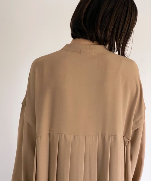 ottilie(オティーリエ)の「プリーツ切替ブラウス(シャツ/ブラウス・レディース・ブラック/ベージュ/オフホワイト・FREE)」の9枚目の写真