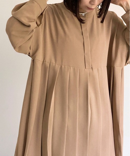 ottilie(オティーリエ)の「プリーツ切替ブラウス(シャツ/ブラウス・レディース・ブラック/ベージュ/オフホワイト・FREE)」の5枚目の写真