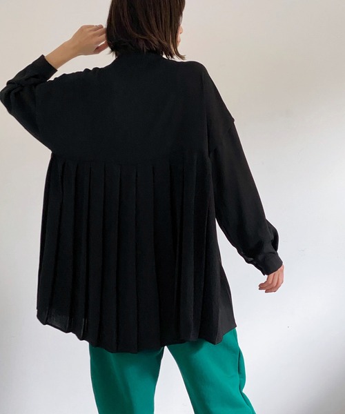 ottilie(オティーリエ)の「プリーツ切替ブラウス(シャツ/ブラウス・レディース・ブラック/ベージュ/オフホワイト・FREE)」の4枚目の写真