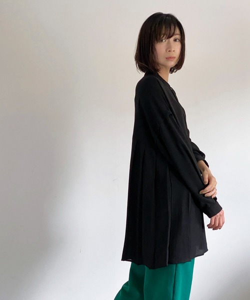 ottilie(オティーリエ)の「プリーツ切替ブラウス(シャツ/ブラウス・レディース・ブラック/ベージュ/オフホワイト・FREE)」の8枚目の写真