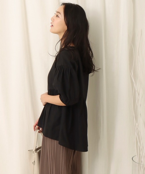 libelle more(リベル モア)の「アシンメトリーギャザーブラウス(シャツ/ブラウス・レディース・ブラック/ベージュ/ホワイト/ブルー・M)」の20枚目の写真