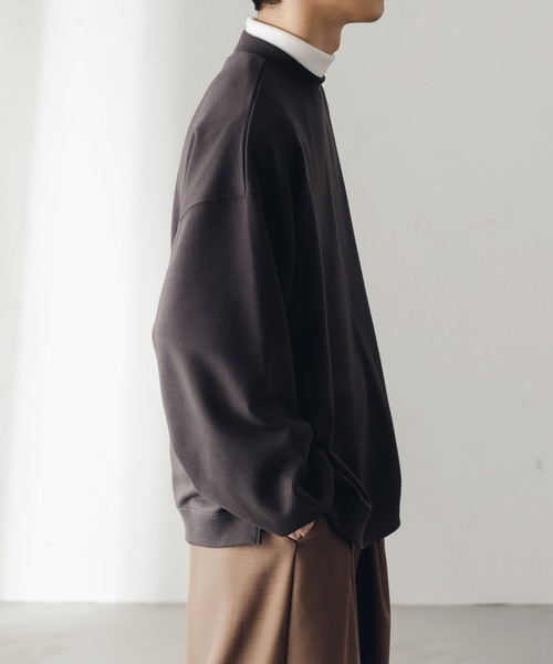 epnok（エプノック）の「ベーシックルーズクルーネックスウェット（スウェット・メンズ・チャコールグレー/グレイッシュブルー・SMALL/MEDIUM/LARGE）」の4枚目の写真