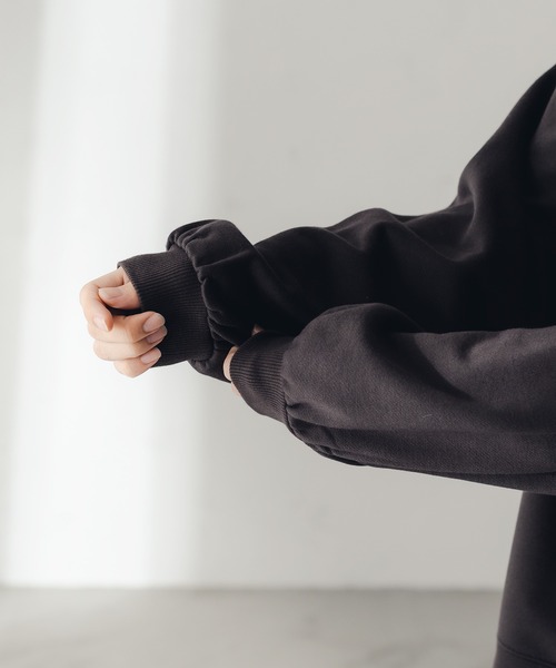 epnok（エプノック）の「ベーシックルーズクルーネックスウェット（スウェット・メンズ・チャコールグレー/グレイッシュブルー・SMALL/MEDIUM/LARGE）」の14枚目の写真