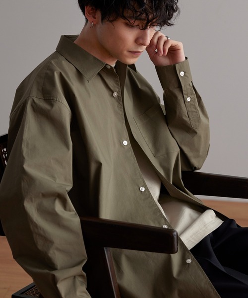 MONO-MART（モノマート）の「リラックスルーズレギュラーカラーブロードシャツ（シャツ/ブラウス・メンズ・ホワイト/チャコール/グレー系1/グレー系2/グレー系3/ブラウン系/ライトベージュ/ネイビー系/ブラック/サックスブルー/チャコールグレー/ブルー系/ライトグレー/オリーブ/ブルー系2・M/L）」の11枚目の写真