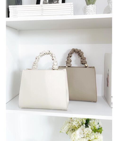 HALUHIROINE（ハルヒロイン）の「シャーリングハンドルバッグ（ハンドバッグ・レディース・グレイッシュベージュ/ライトベージュ・FREE）」の13枚目の写真