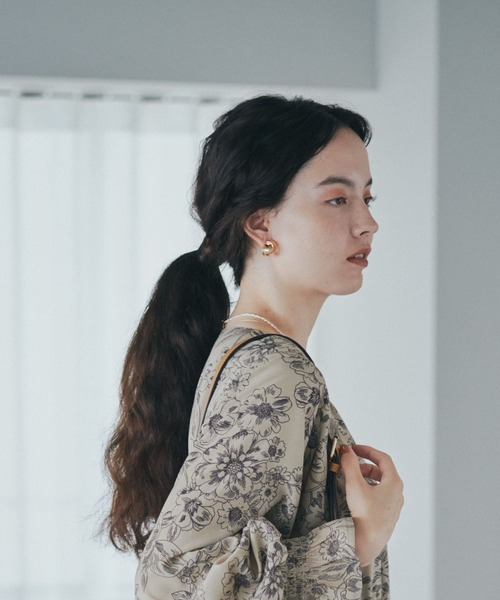 SMELLY（スメリー）の「ツインラインメタルイヤリング（イヤリング・レディース・ゴールド・-）」の6枚目の写真