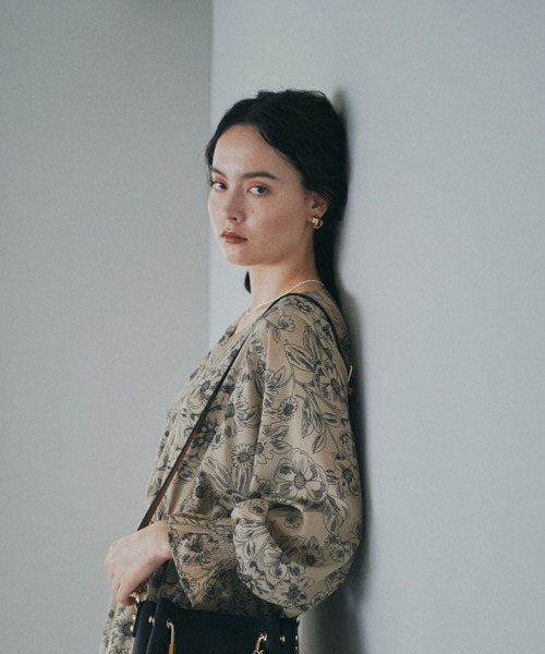 SMELLY（スメリー）の「ツインラインメタルイヤリング（イヤリング・レディース・ゴールド・-）」の3枚目の写真