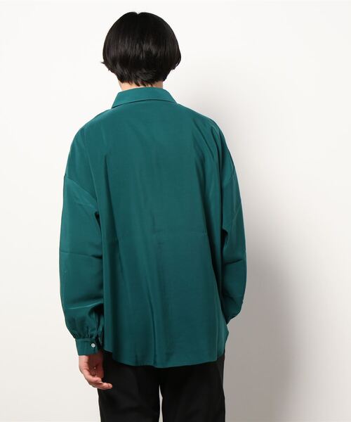 Anytime Songs（エニータイムソングス）の「ビッグシルエット 袖ギャザーシャツ（シャツ/ブラウス・メンズ・グリーン/グレイッシュブルー/グレイッシュベージュ/ホワイト/モカ/ブラック・MEDIUM/LARGE/X-LARGE）」の15枚目の写真